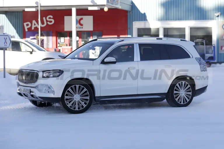 Mercedes-Maybach GLS restyling - Foto Spia 01-03-2022 - 14