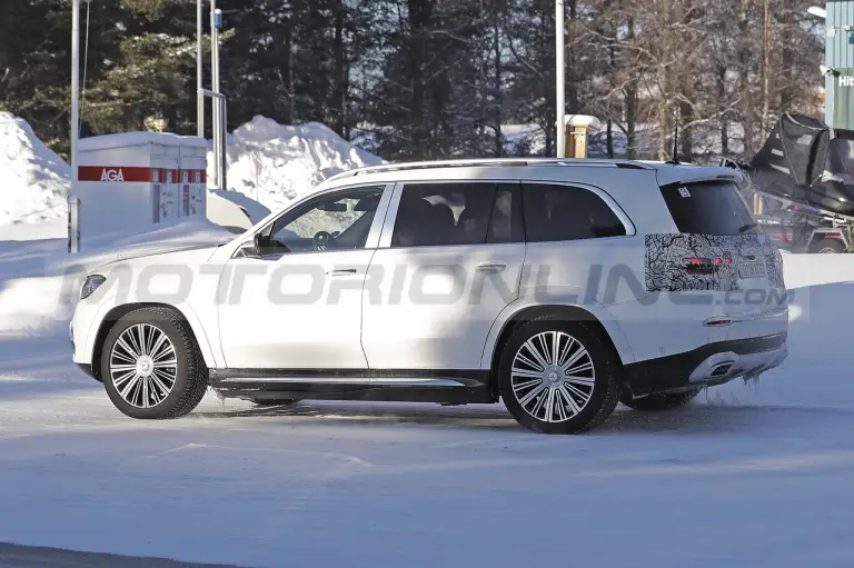 Mercedes-Maybach GLS restyling - Foto Spia 01-03-2022 - 15