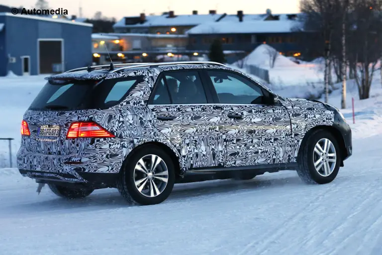 Mercedes ML 2015 - Foto spia 10-12-2013 - 4