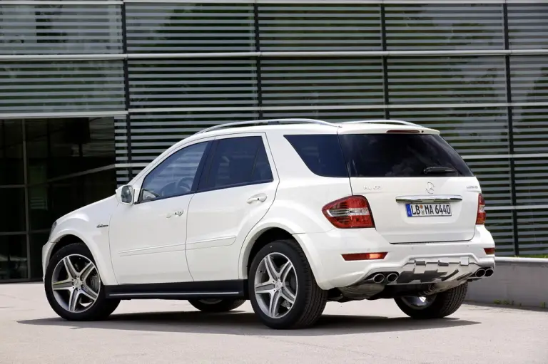 Mercedes ML 63 AMG Facelift 2010 - 2