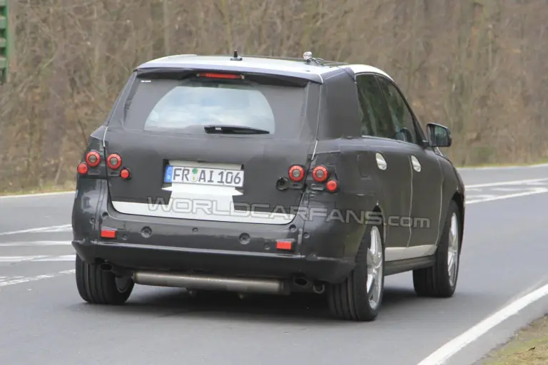 Mercedes ML AMG: foto spia - 2