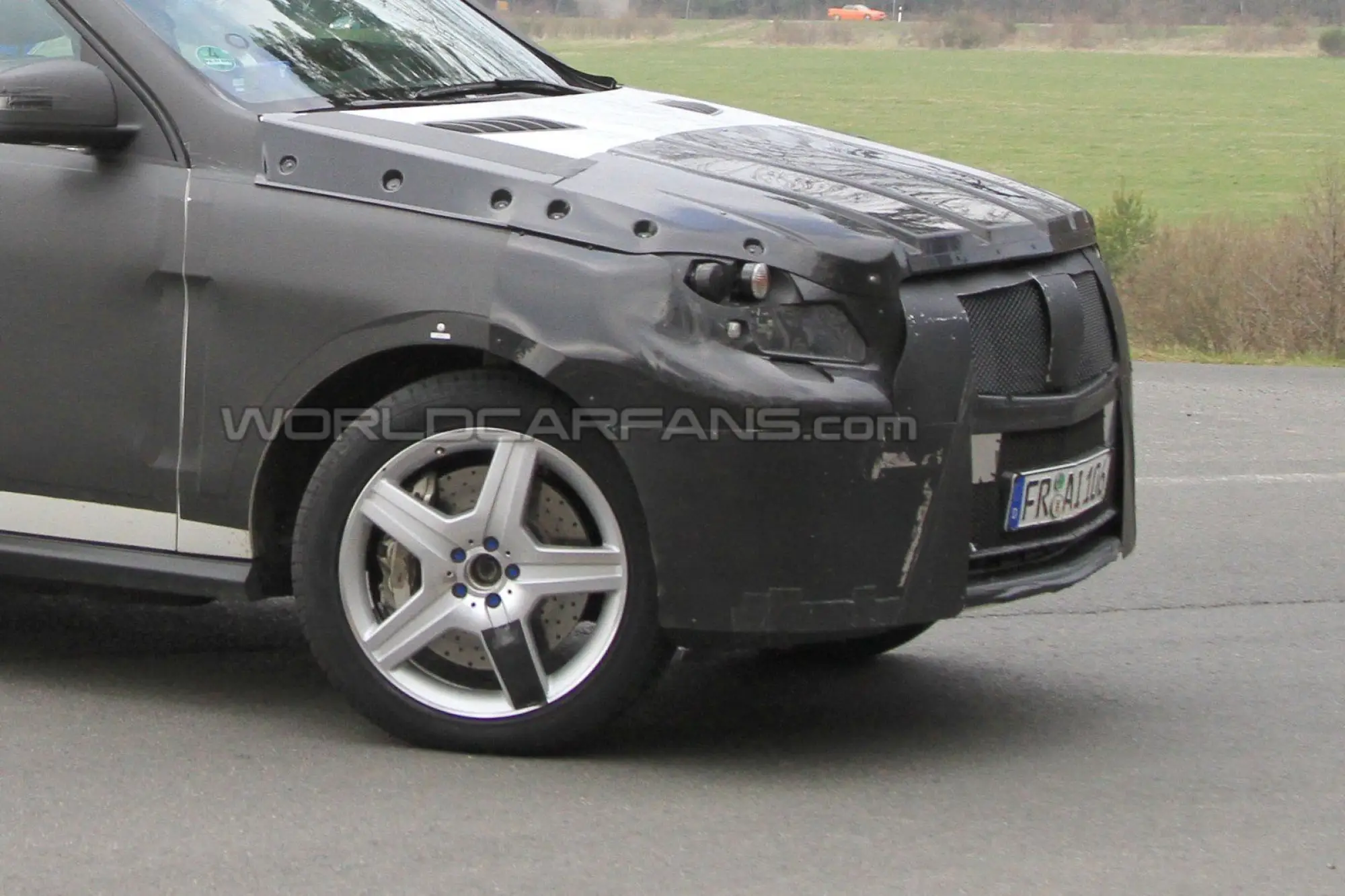 Mercedes ML AMG: foto spia - 4