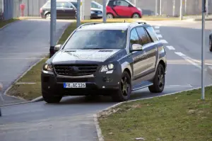 Mercedes ML foto spia - 1