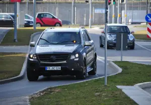 Mercedes ML foto spia - 3