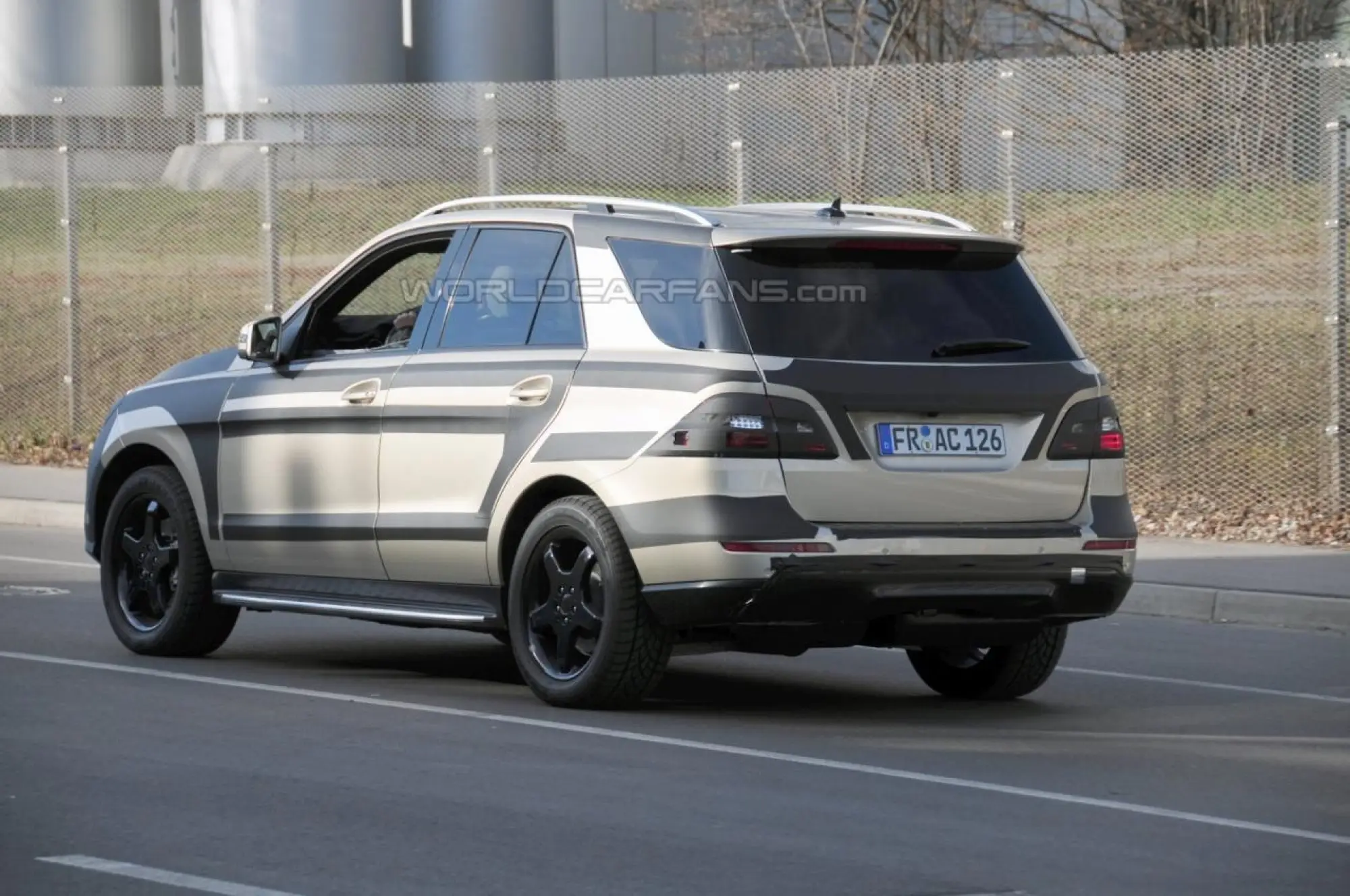 Mercedes ML foto spia - 7