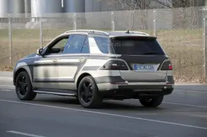 Mercedes ML foto spia - 7
