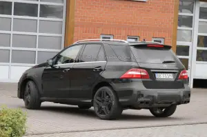 Mercedes ML63 AMG 2012 foto spia agosto 2011 