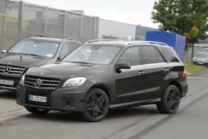 Mercedes ML63 AMG 2012 foto spia agosto 2011 