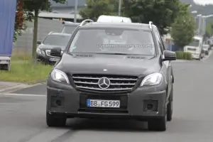 Mercedes ML63 AMG 2012 foto spia agosto 2011 
