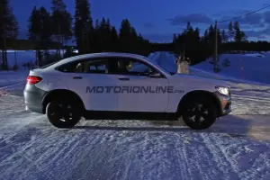 Mercedes - Prototipo su piattaforma EVA - Foto spia 03-02-2017