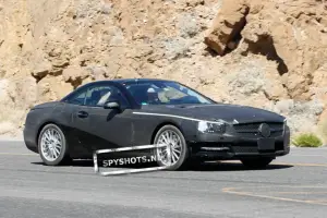 Mercedes SL 2012 foto spia agosto 2011 - 1