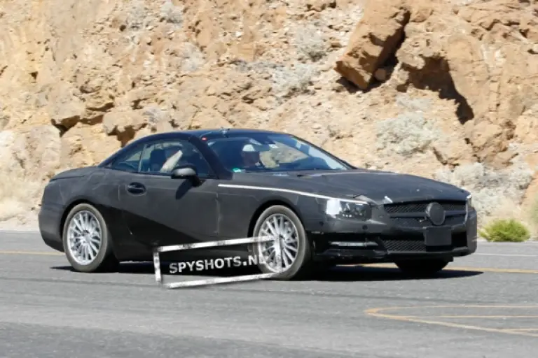 Mercedes SL 2012 foto spia agosto 2011 - 1