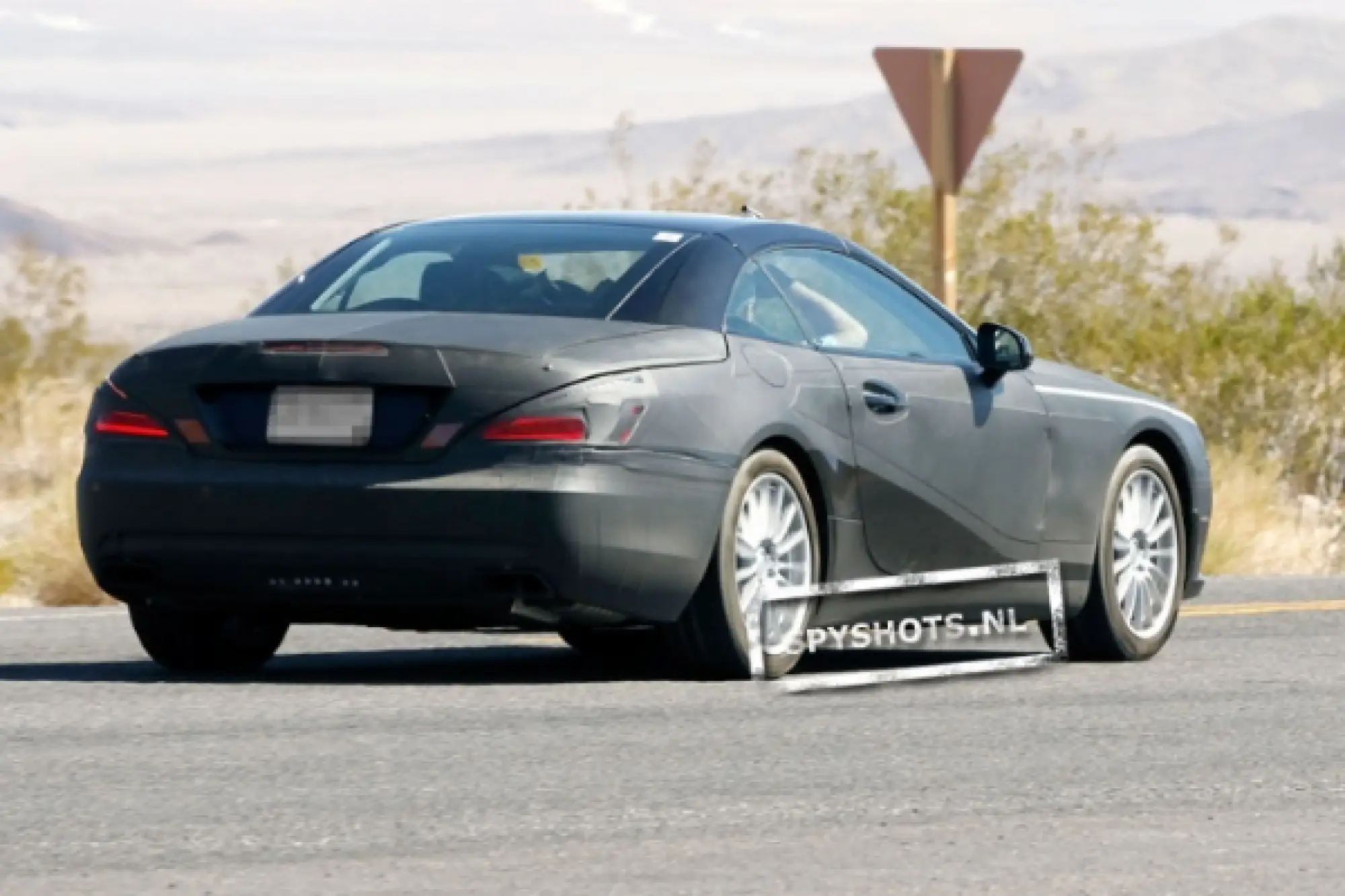 Mercedes SL 2012 foto spia agosto 2011 - 4