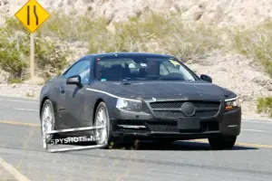 Mercedes SL 2012 foto spia agosto 2011 - 5