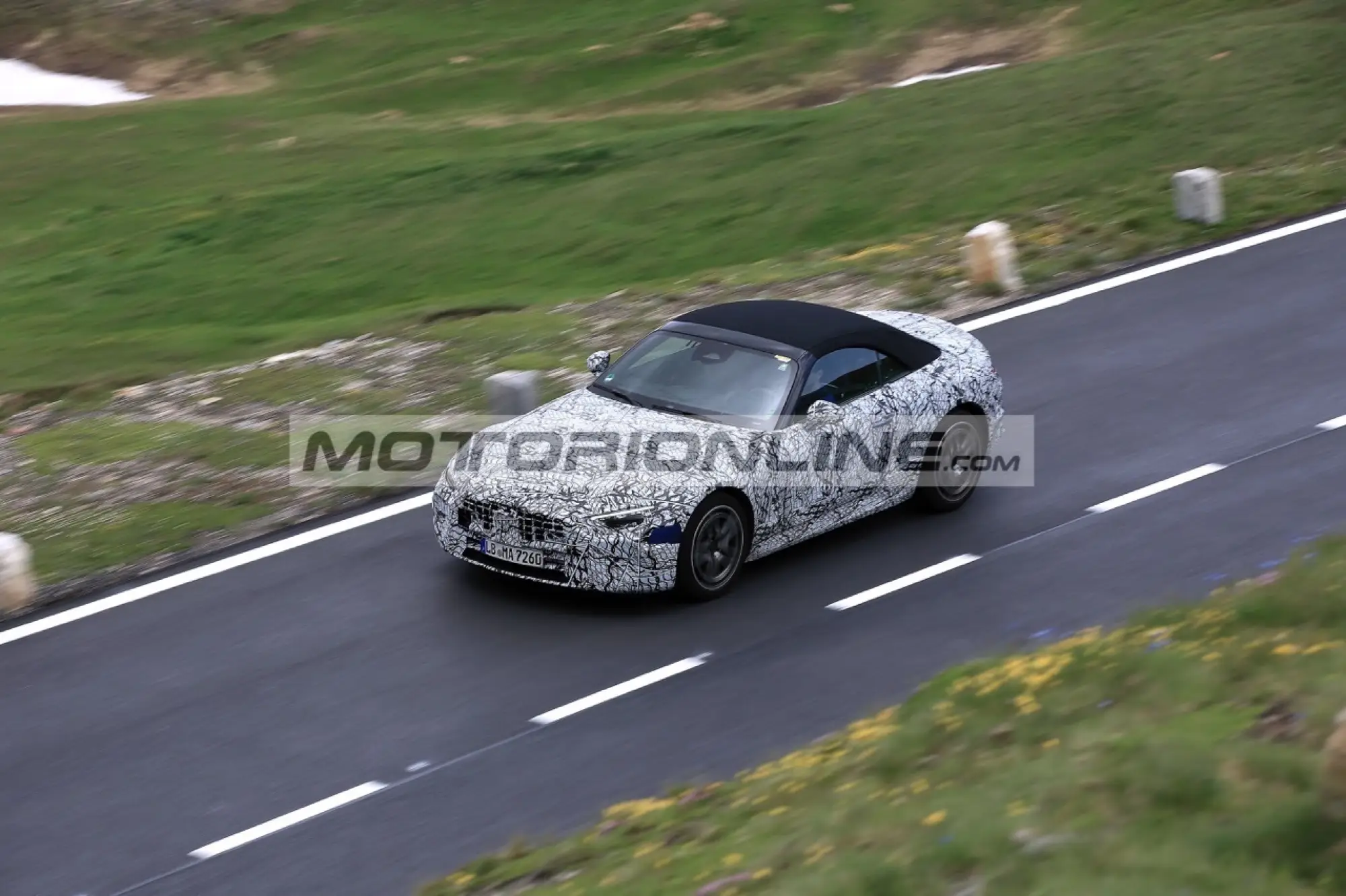 Mercedes SL - Foto spia 27-7-2021 - 17