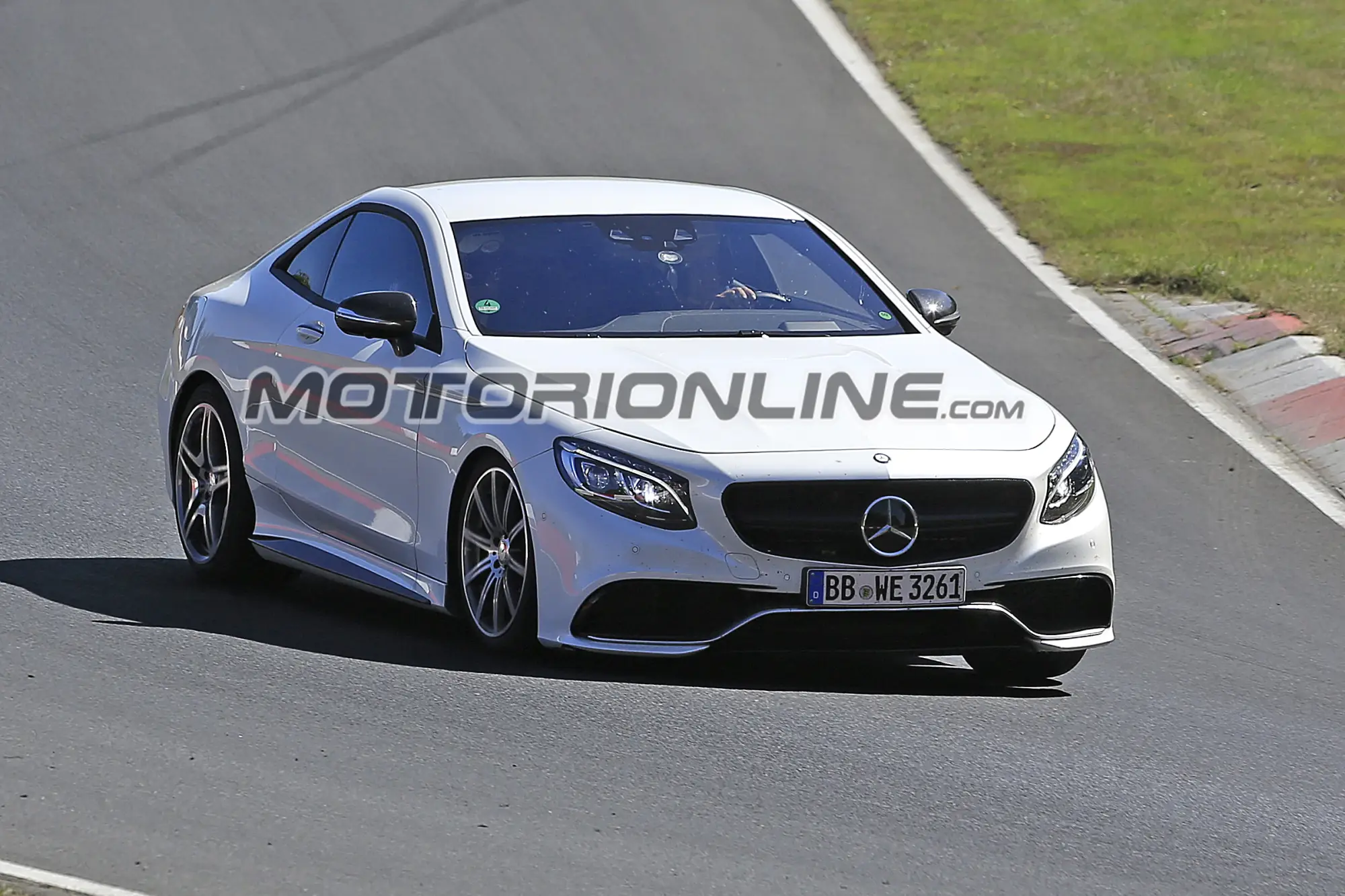 Mercedes Classe SL - test con il muletto AMG S63 Coupè (foto spia 05-09-2016) - 2