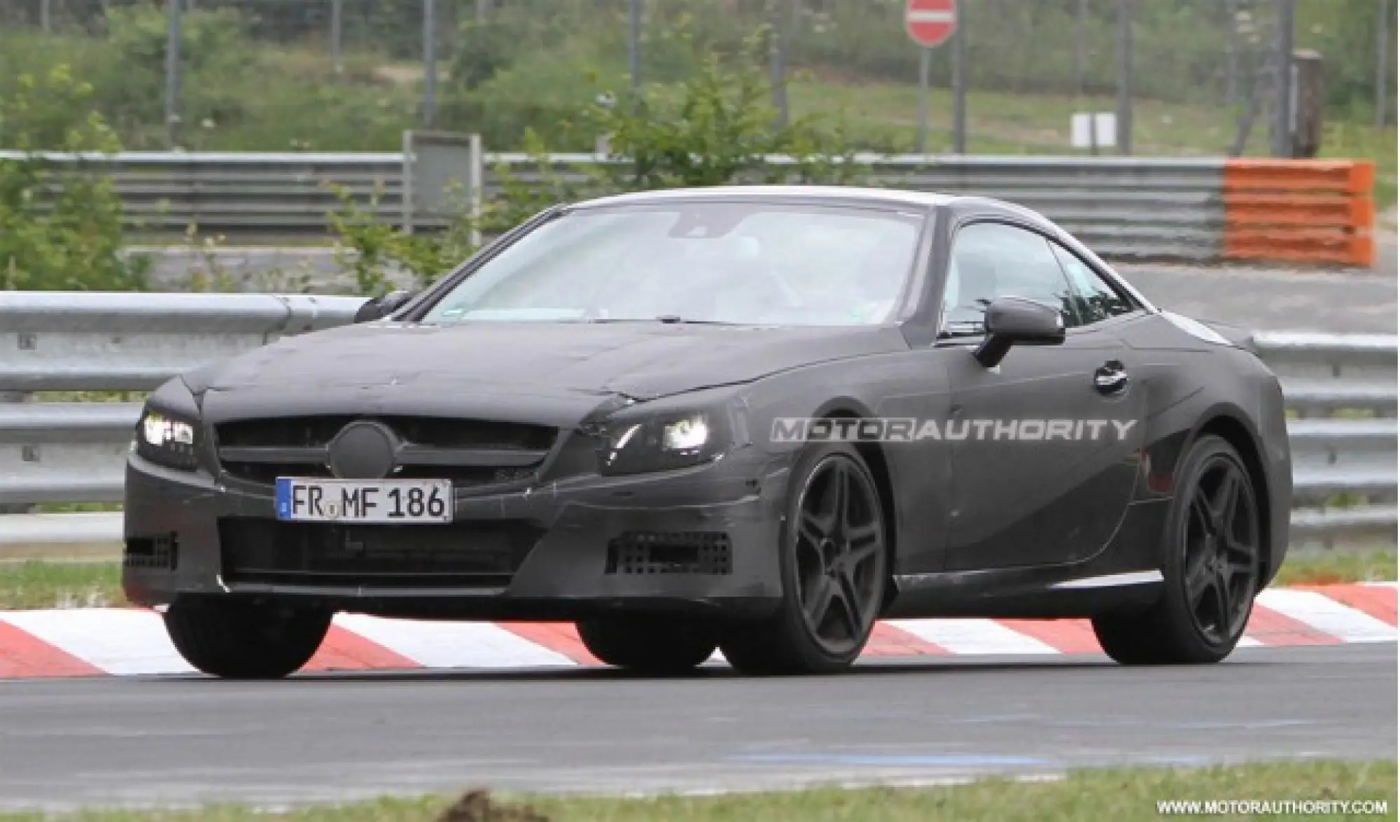 Mercedes SL63 AMG - Foto spia 11-11-2011 - 6