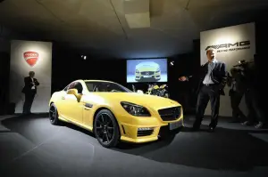 Mercedes SLK 55 AMG Streetfighter Yellow - Motor Show 2011 - 2