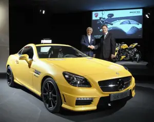 Mercedes SLK 55 AMG Streetfighter Yellow - Motor Show 2011 - 5