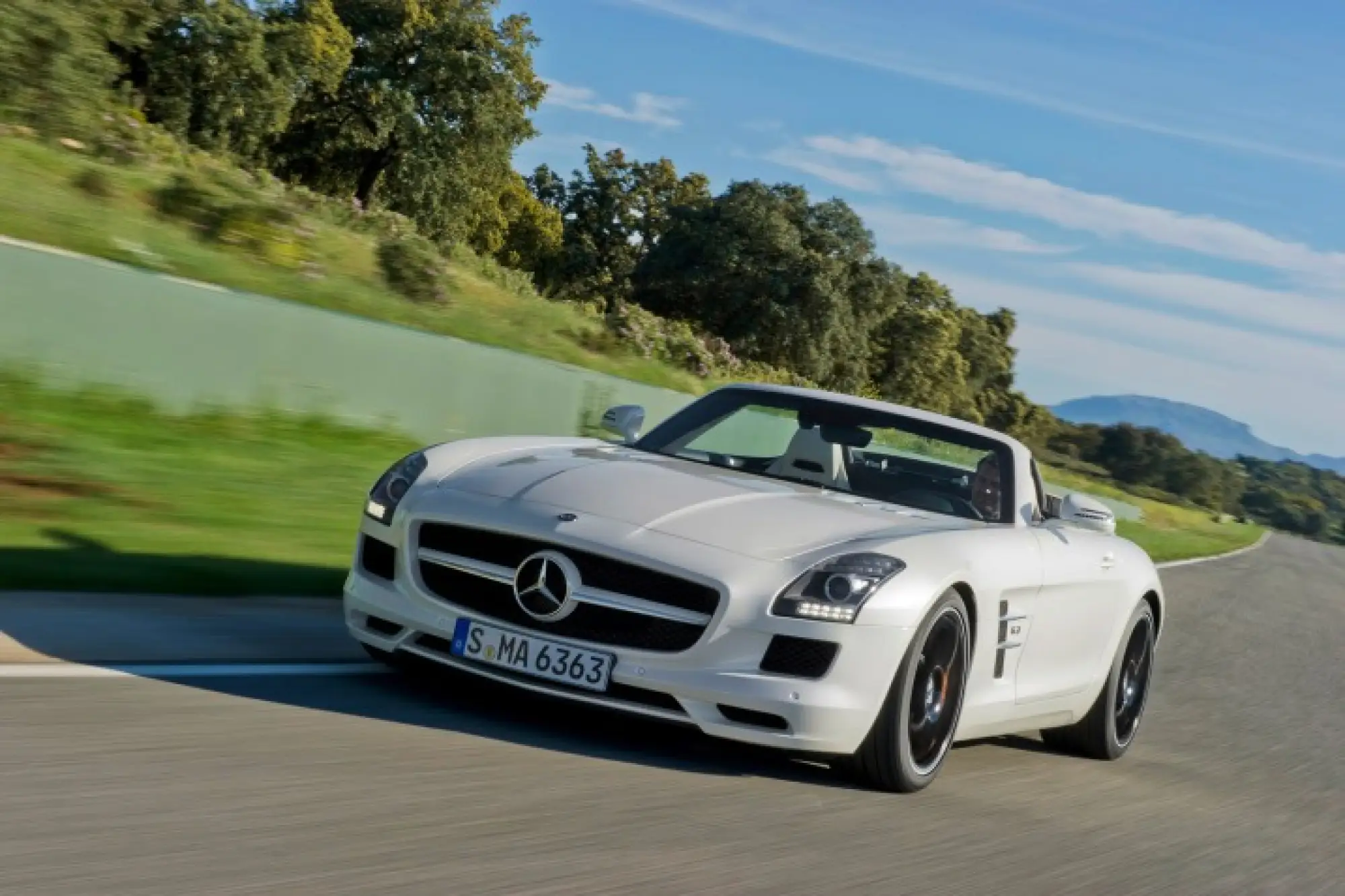 Mercedes SLS AMG 2012 cabrio - 1