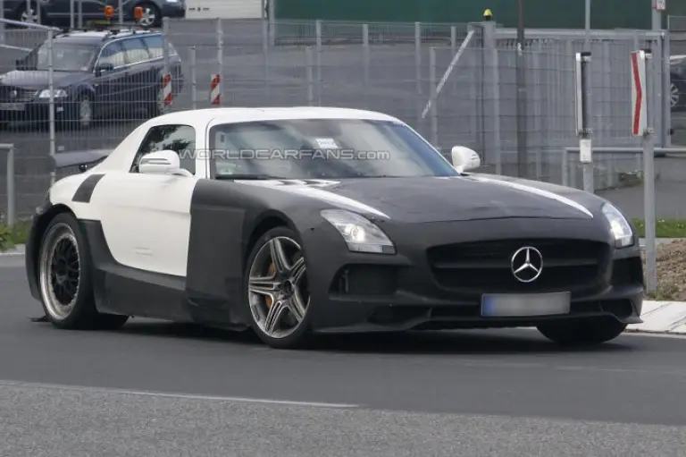 Mercedes SLS AMG Black Series nuove foto spia - 2