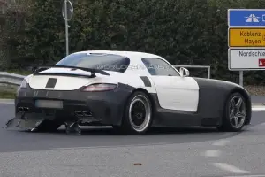 Mercedes SLS AMG Black Series nuove foto spia - 5
