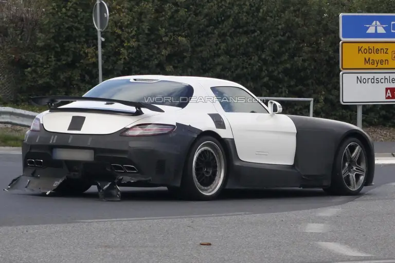 Mercedes SLS AMG Black Series nuove foto spia - 5