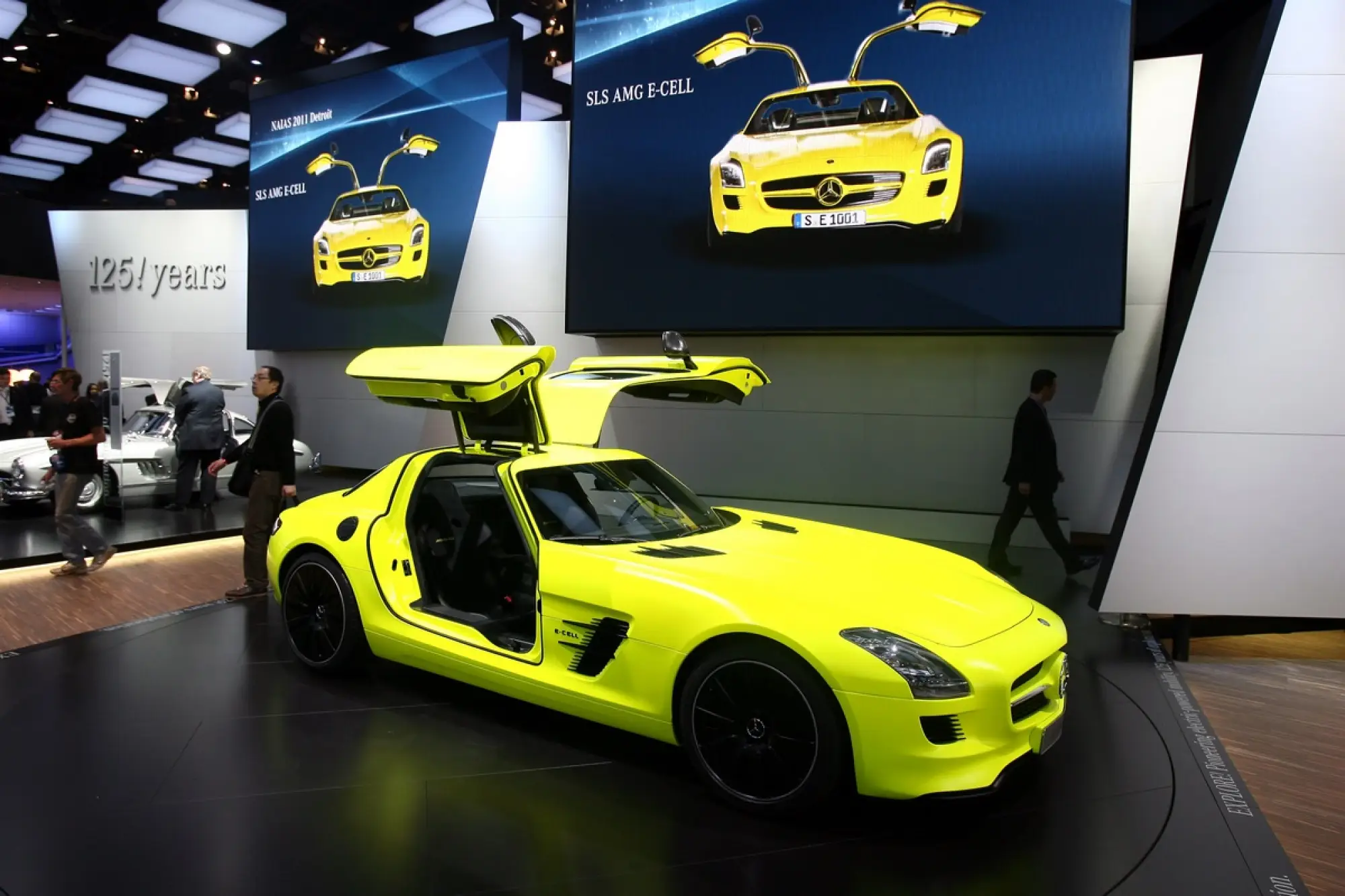 Mercedes SLS AMG E-CELL - Detroit 2011 - 1