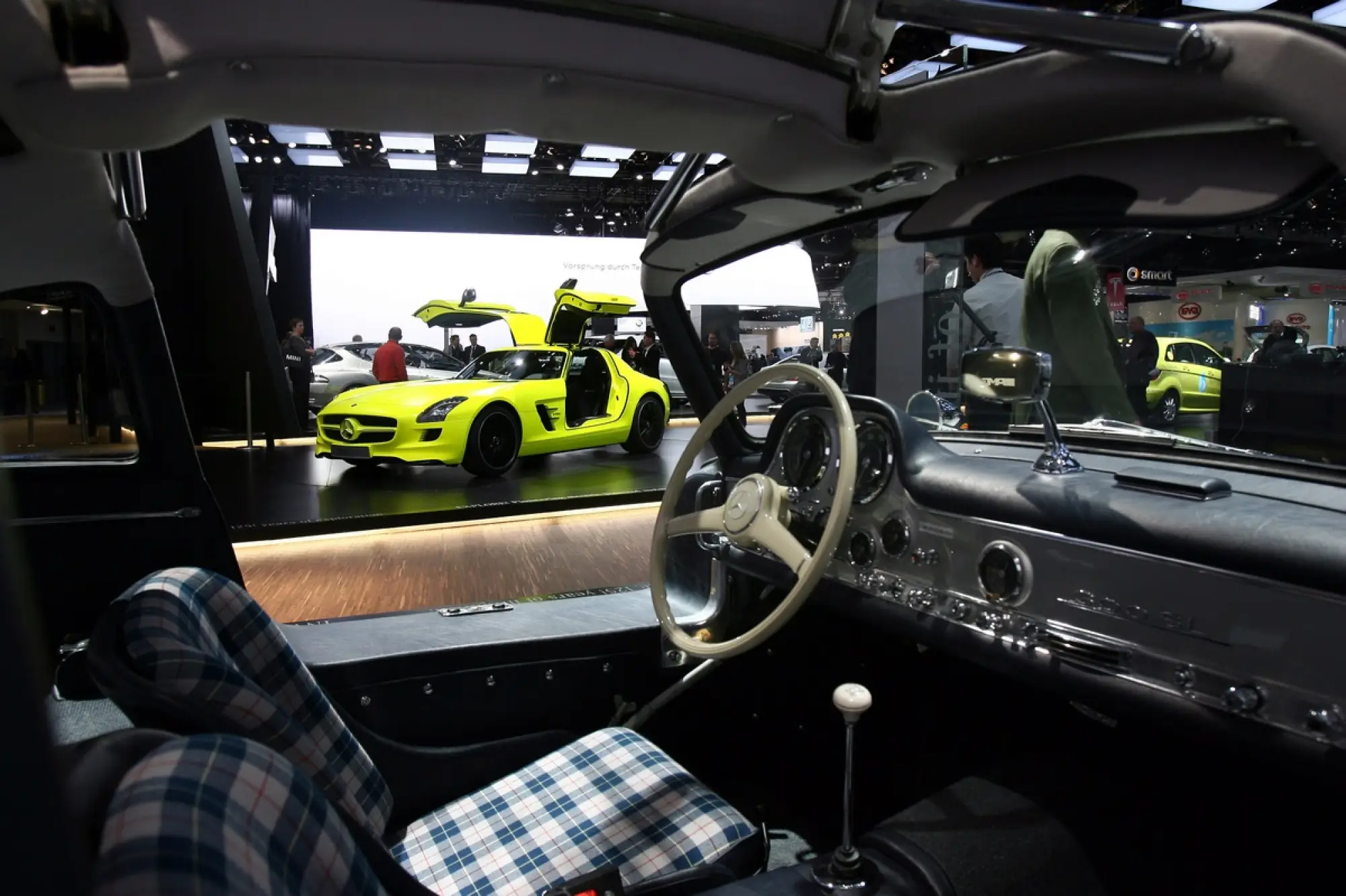 Mercedes SLS AMG E-CELL - Detroit 2011 - 10