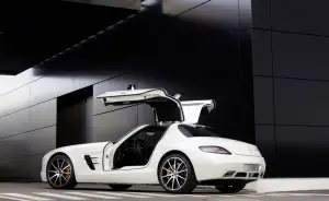 Mercedes SLS AMG GT - 5