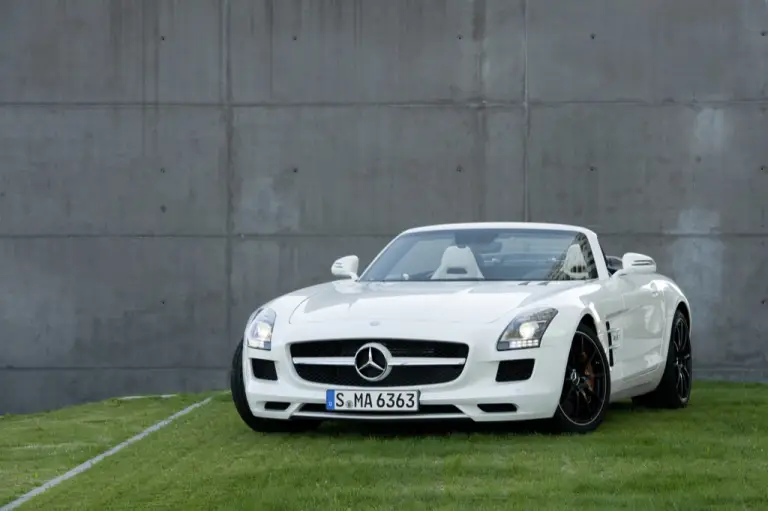 Mercedes SLS AMG Roadster (2) - 15