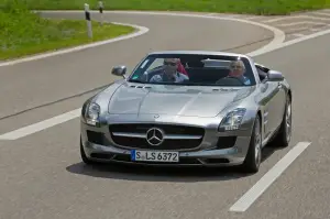 Mercedes SLS AMG Roadster e Mercedes AMG E-Cell - Test drive Jay Leno