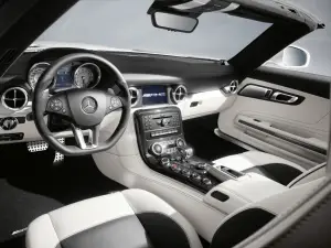 Mercedes SLS AMG Roadster, foto ufficiali - 10