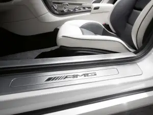 Mercedes SLS AMG Roadster, foto ufficiali - 14
