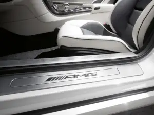 Mercedes SLS AMG Roadster, foto ufficiali