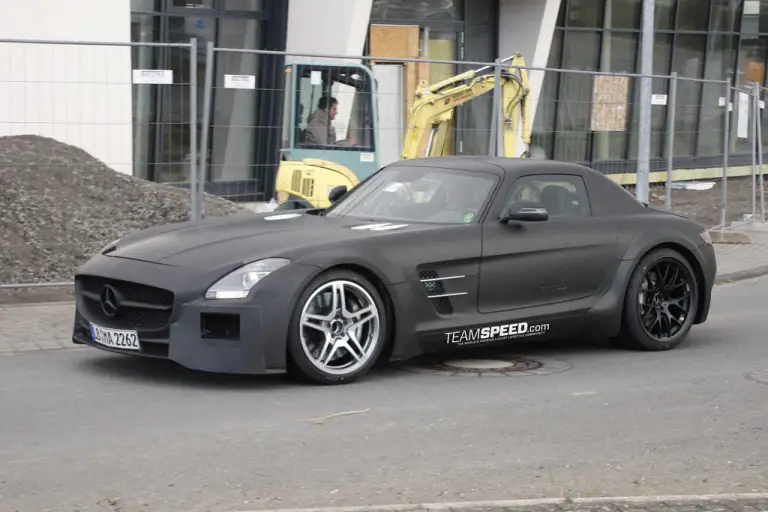 Mercedes SLS Black Series - Foto spia 20-10-2011 - 11