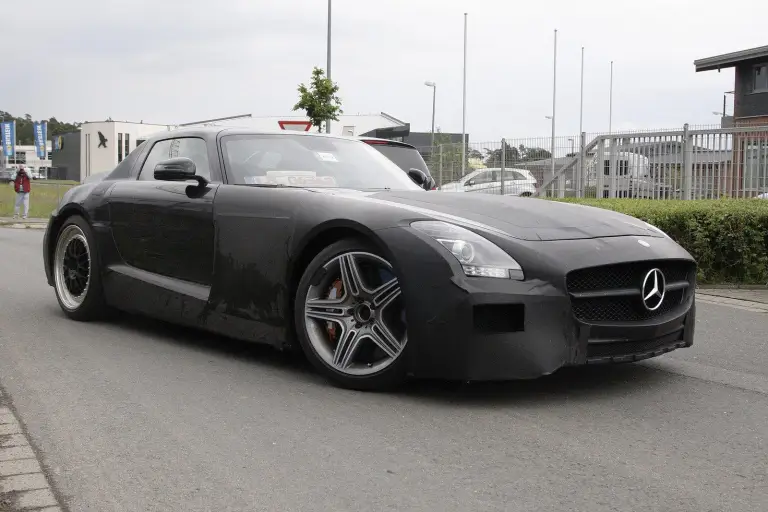 Mercedes SLS Black Series foto spia - 3