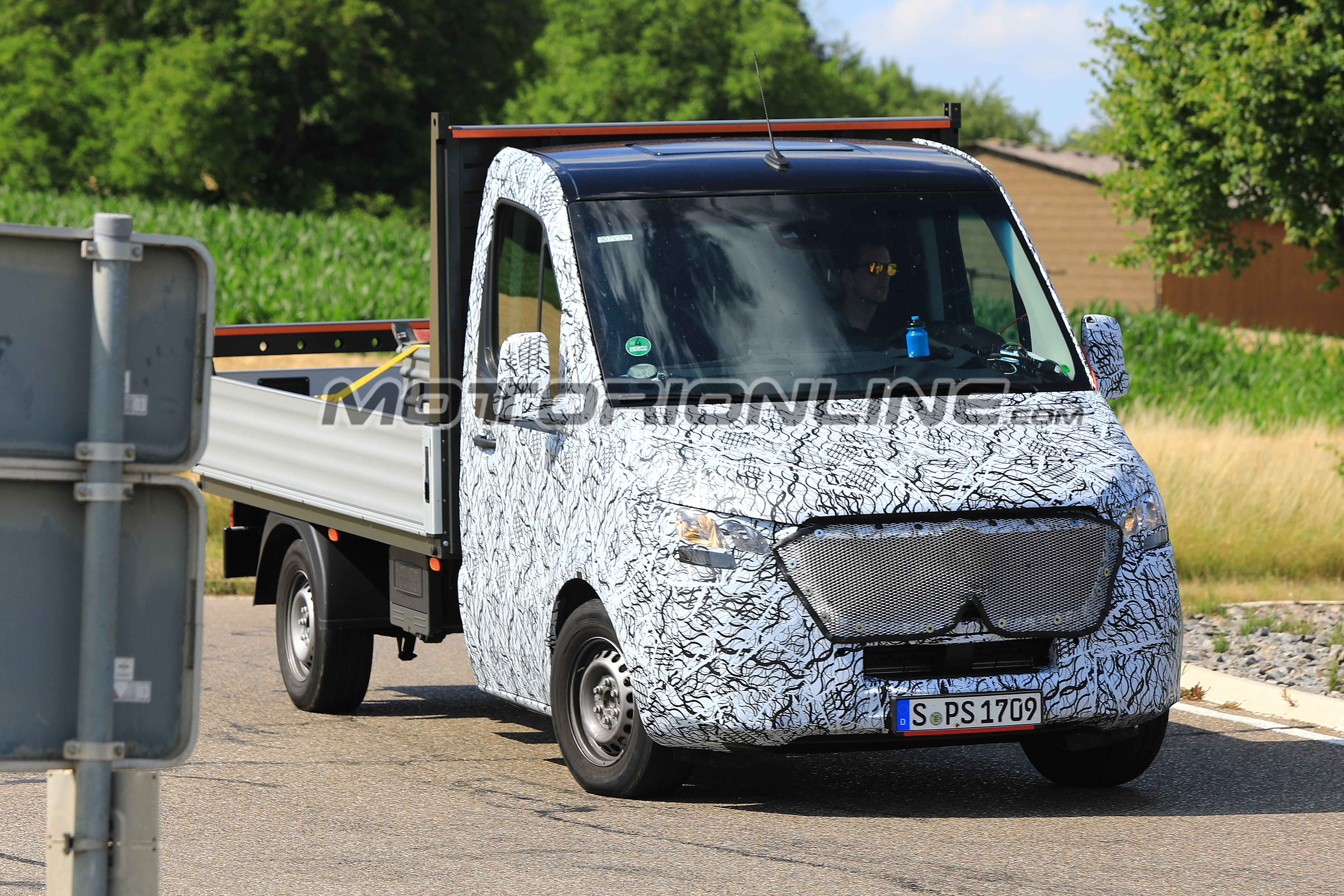 Mercedes Sprinter MY 2018 foto spia 6 Luglio 2017