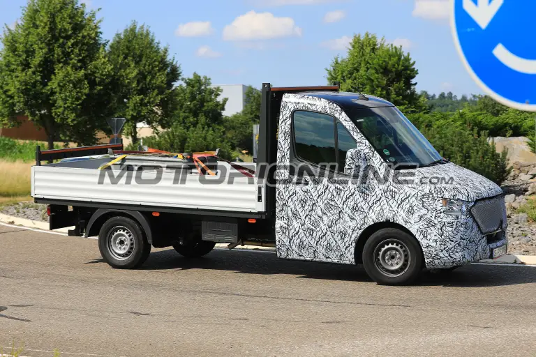 Mercedes Sprinter MY 2018 foto spia 6 Luglio 2017 - 4