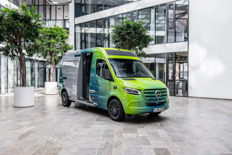 Mercedes Sustaineer - Foto ufficiali - 28