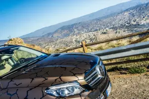 Mercedes SUV Attack Desert Test Drive