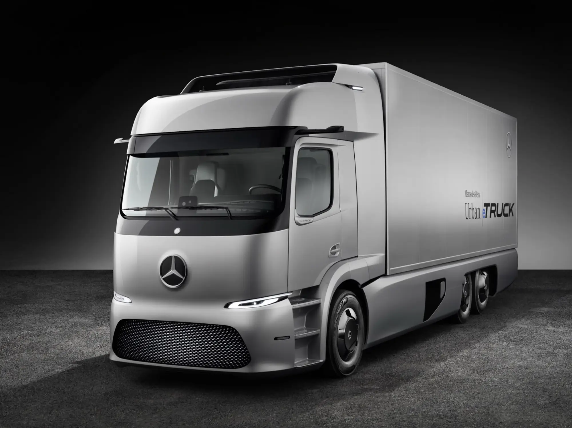 Mercedes Urban eTruck - 15