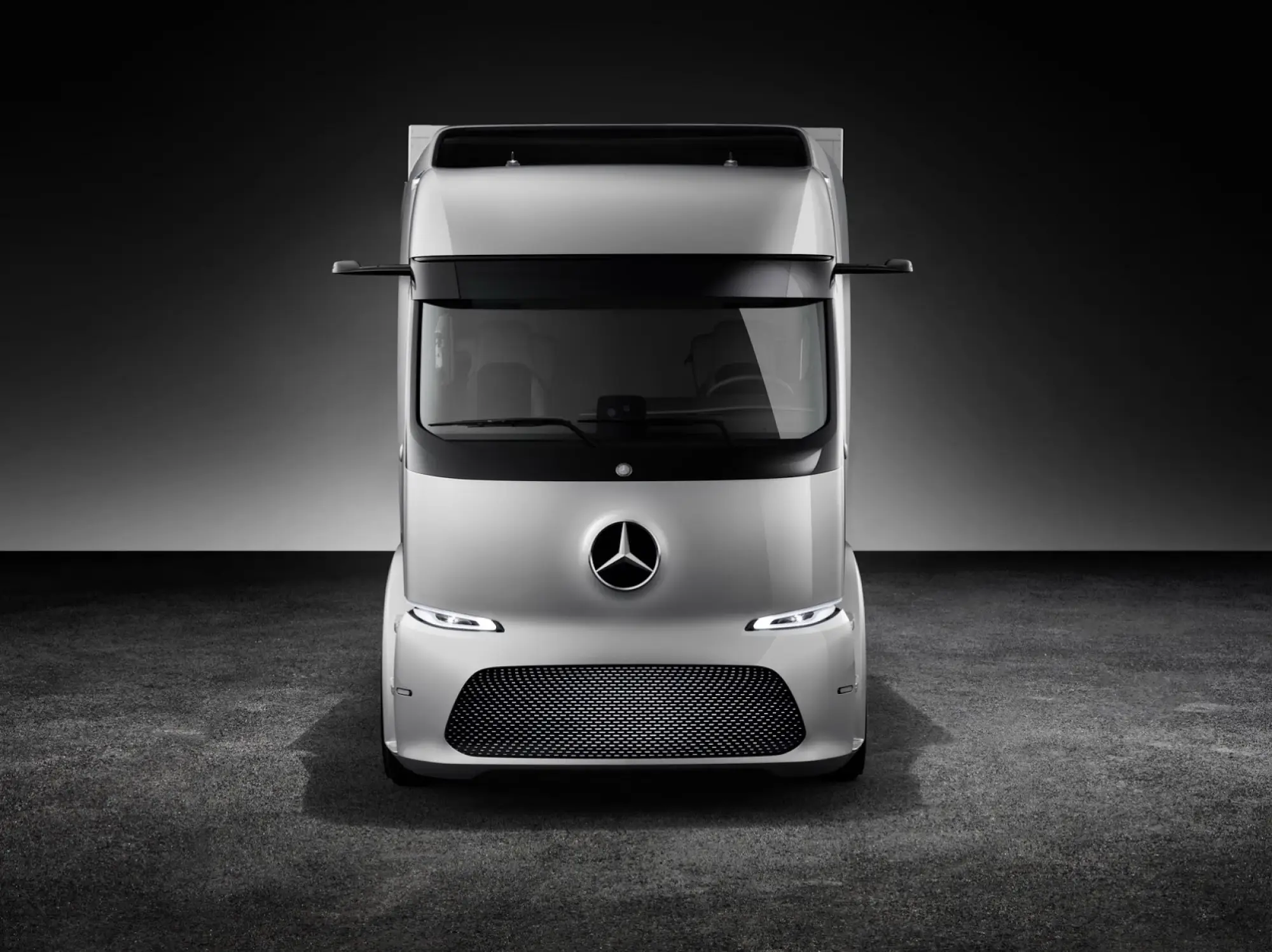 Mercedes Urban eTruck - 16