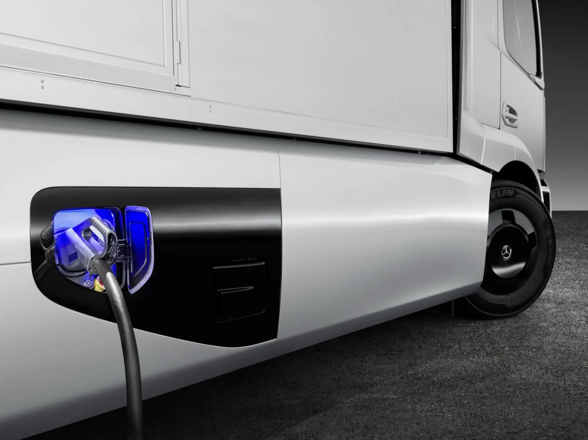 Mercedes Urban eTruck - 19