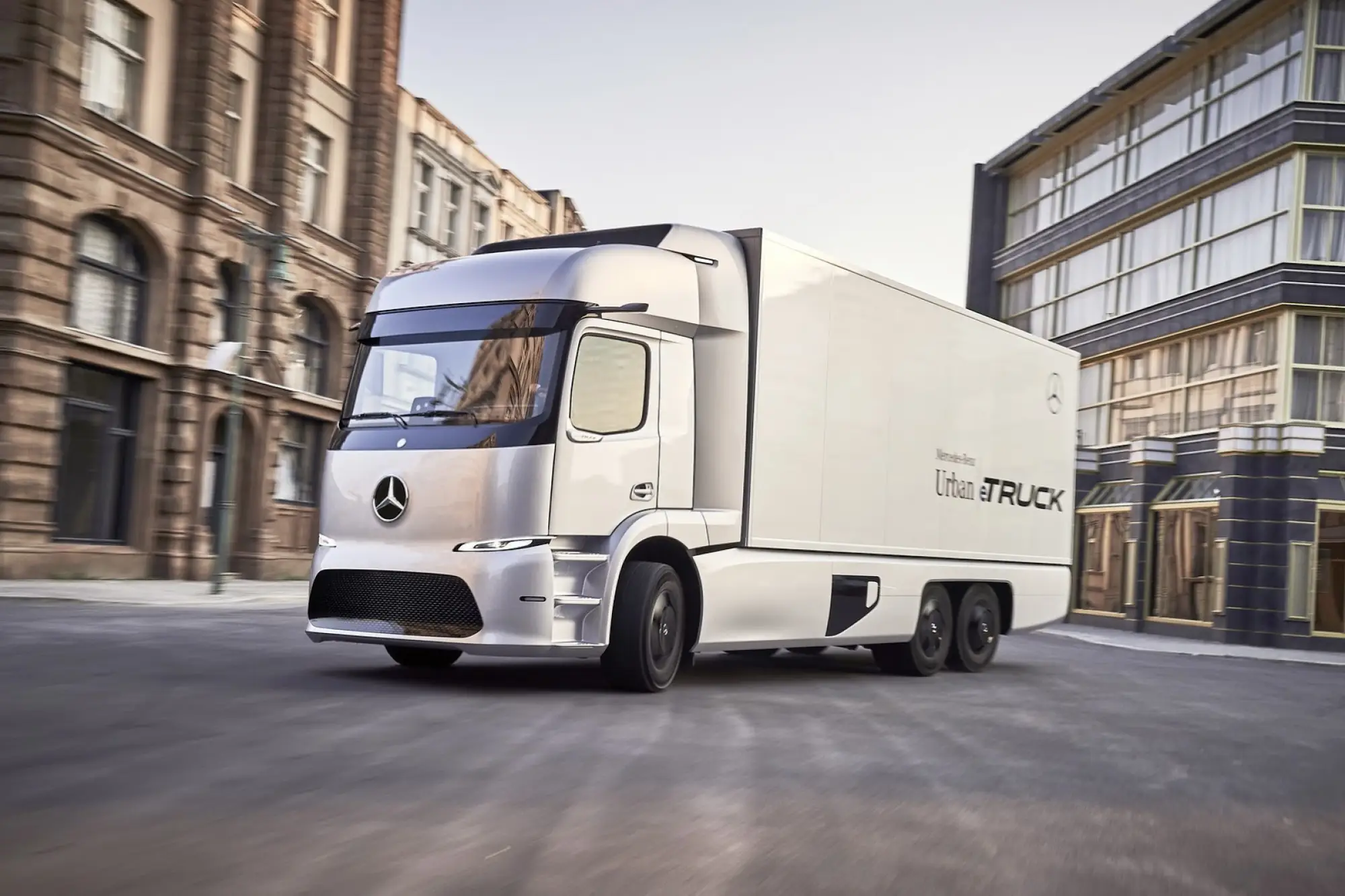 Mercedes Urban eTruck - 7