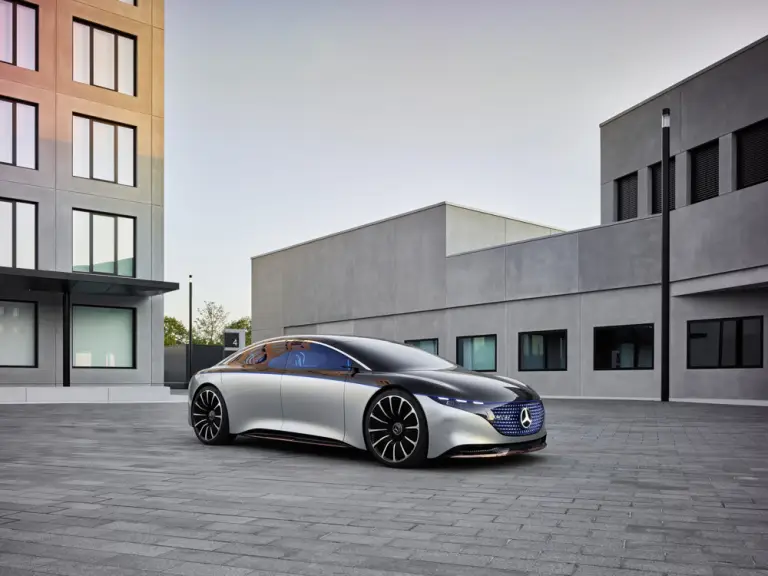 Mercedes Vision EQS - 4