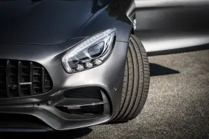 MERCEDES_GT ROADSTER_AMG