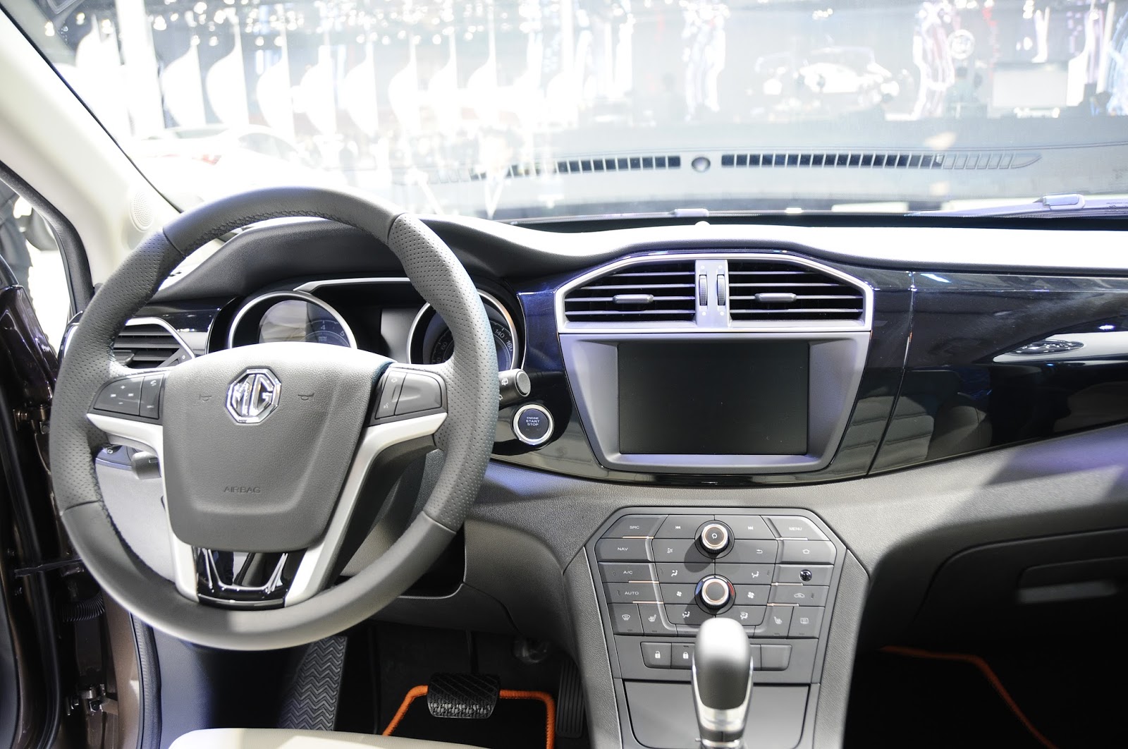 MG GS Salone di Shanghai 2015 26.4.2015