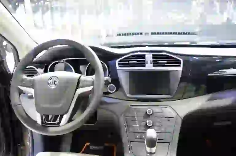 MG GS Salone di Shanghai 2015 26.4.2015 - 1