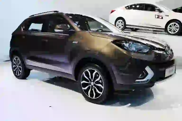 MG GS Salone di Shanghai 2015 26.4.2015 - 9